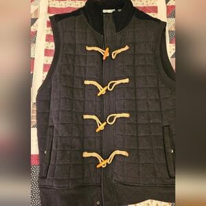 Sean John Men's Black Quilted Vest with Toggle Closures